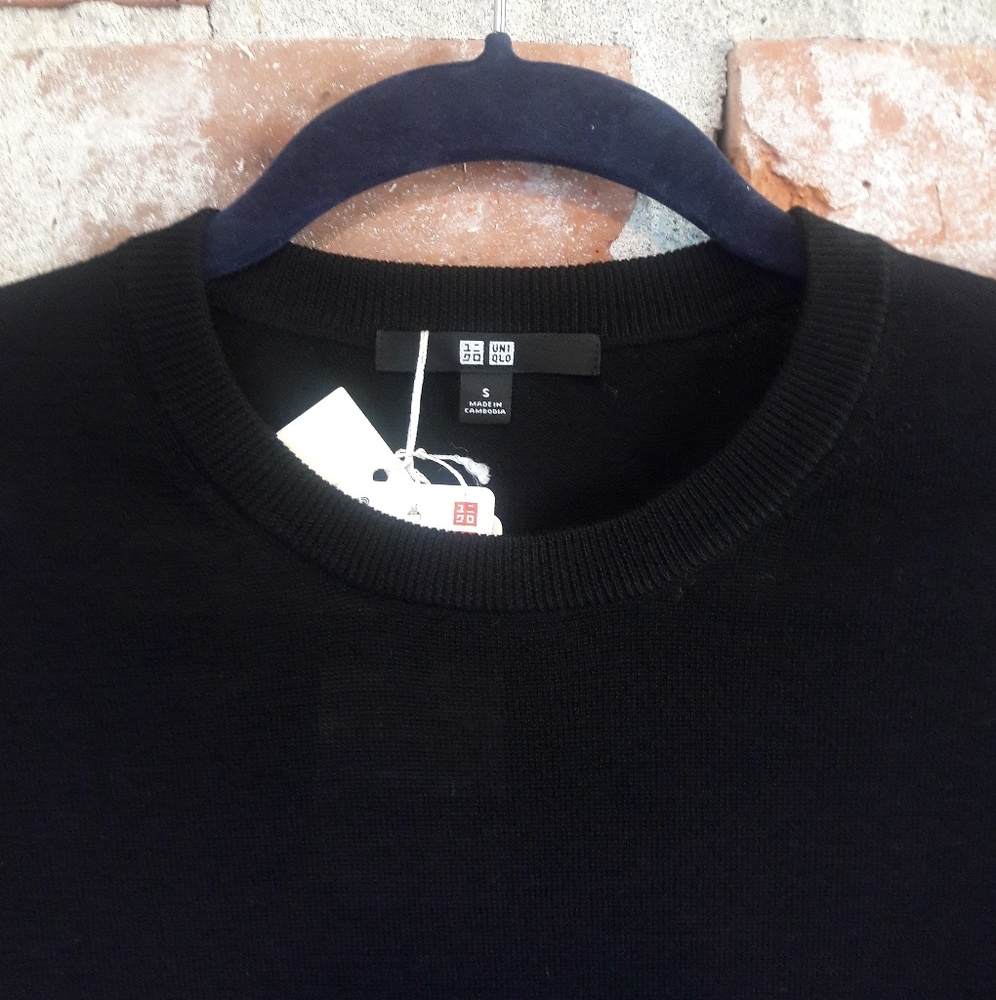 Uniqlo black extrafine merino wool sweater